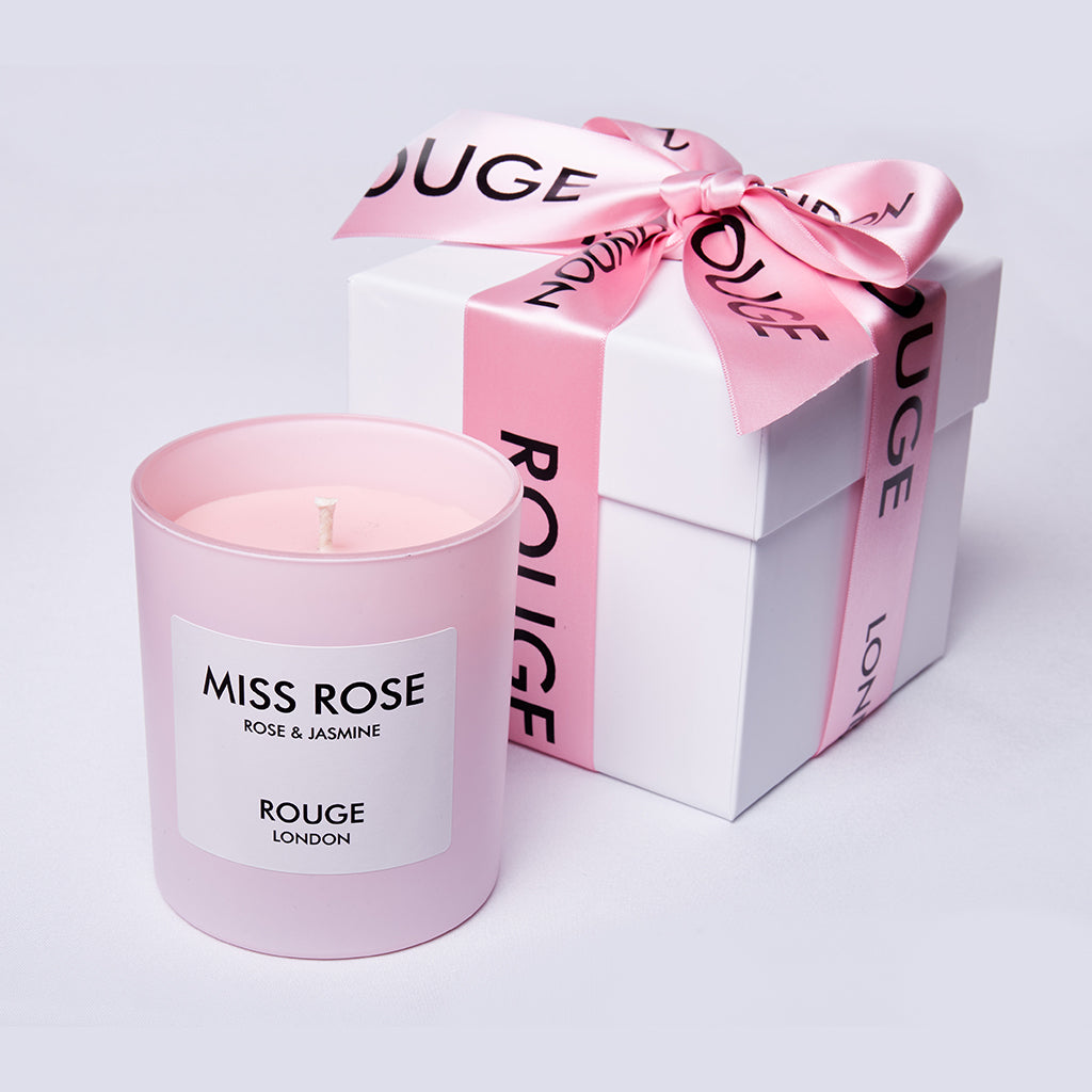 Happy Scent Co Miss Rose Rose Jasmine candle - by Rouge London