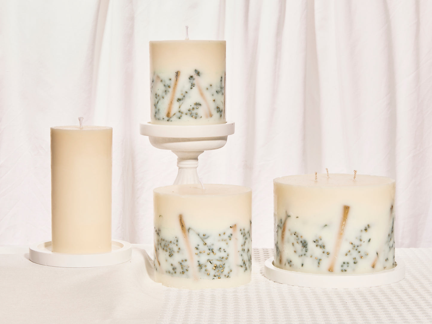 Angel's Wings Grand Luxury Botanical Candle - Berries, Mandarin & Spice