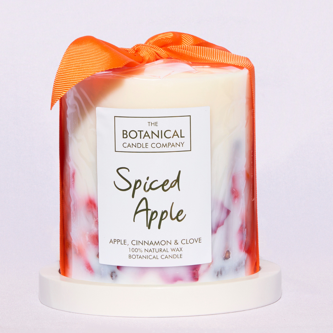 Spiced Apple Medium Luxury Botanical Candle - Apple, Cinnamon and Nutmeg