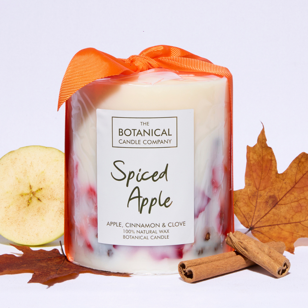 Spiced Apple Medium Luxury Botanical Candle - Apple, Cinnamon and Nutmeg